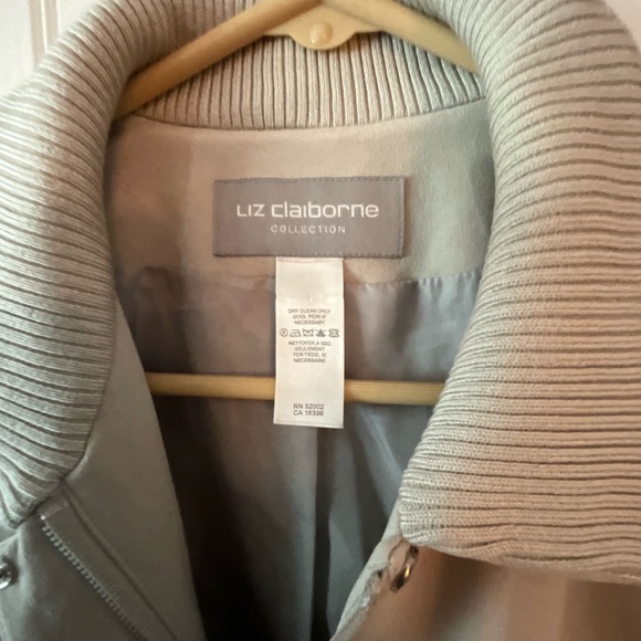 Liz Claiborne Cropped Jacket - Picture 2 of 3